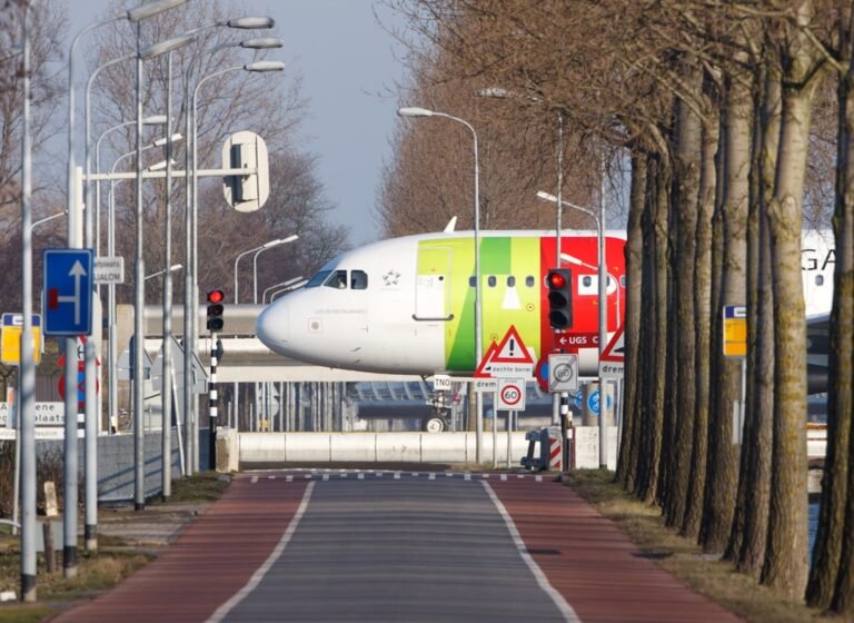 Photo Charleroi airport shuttle to Brussels