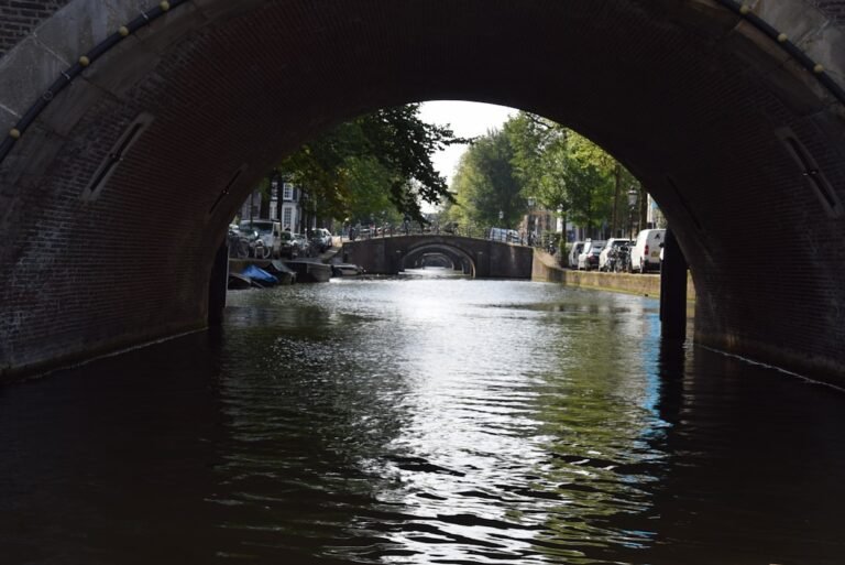 Photo boat tour Bruges canals